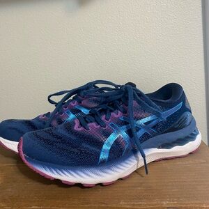 ASICS Gel-Nimbus 23 Women's Blue Running Shoes
Size 7